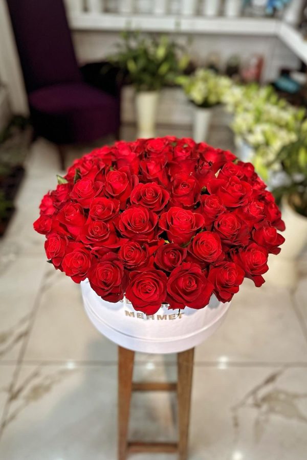 Kutuda 51 Adet Gül siparişi
